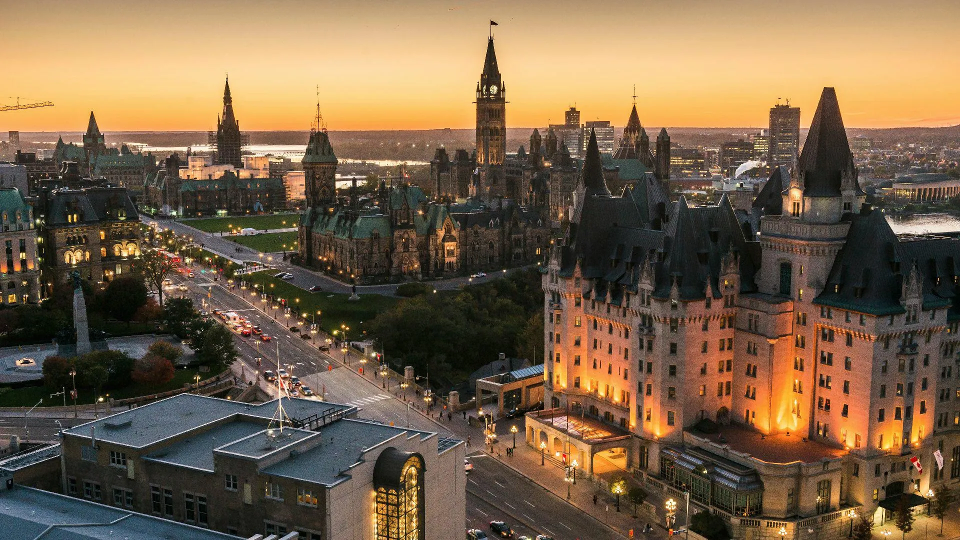 ottawa-ontario-Panoramic-view-of-downtown-Ottawa-with-Parliament-Hill-100913_016-Credit-Ottawa-Tourism1920x1080